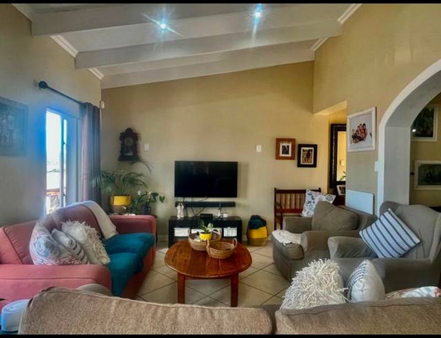 3 BEDROOM HOUSE FOR SALE IN FRAAIUITSIG